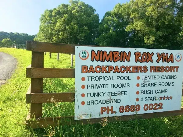Panneau auberge de jeunesse Nimbin YHA
