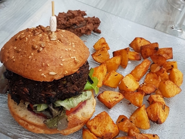 Burger vegan sans gluten La Coutinelle avec pommes de terre