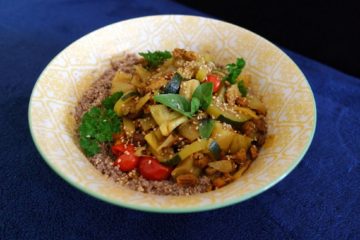 Couscous végétarien et légumes mijotés