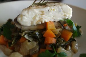 Le rond fondant et crémeux Violife avec champignon portobello et légumes de saison vapeur douce