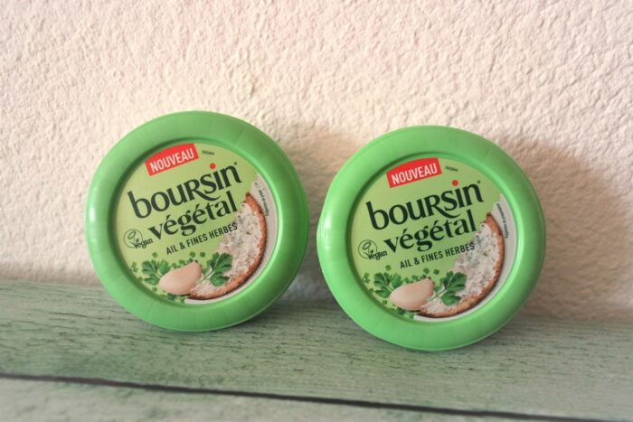 Photo Boursin végétal ail & fines herbes dans leur boîte