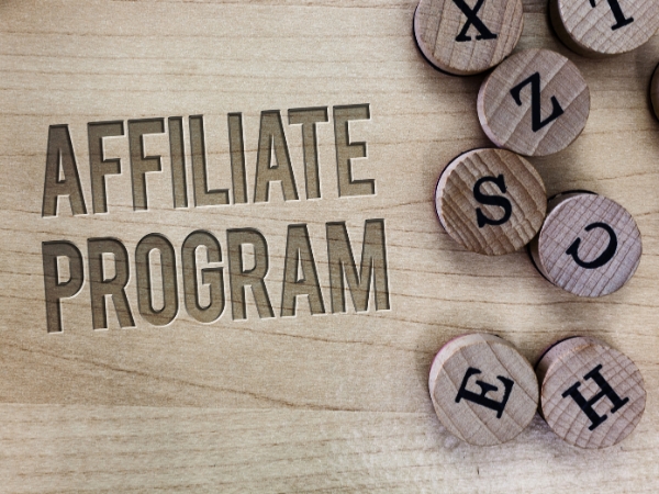 Affiliate program sur fond bois