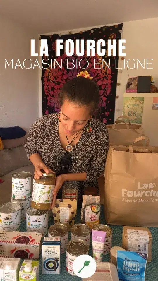 🛒 @lafourchebio c’est un peu le bon plan bio que tout le monde devrait connaître. 🤩

C’est un magasin bio en ligne qui fonctionne par adhésion annuelle, et franchement… j'adhère complètement ! 🙂

Les 3 avantages qui font la différence :

💰 Gain d’argent: des prix jusqu’à 50 % moins chers que dans un magasin bio classique.
⏰ Gain de temps: vous faites vos courses en ligne, sans vous déplacer.
⚡ Gain d’énergie: votre commande arrive directement chez vous, sur le créneau de votre choix, dans de costauds sacs kraft consignés ♻️

🎁 En ce moment, grâce à mon code promo CUISINENATURELLE, votre adhésion annuelle passe à 39,90€ au lieu de 59,90€, avec 30 jours d’essai gratuit, annulable à tout moment.

Et pour chaque adhésion achetée, La Fourche offre une adhésion à un foyer en difficulté. ❤️
👉 Vous pouvez aussi faire la demande d’une adhésion offerte via leur formulaire (lien dans mon article de blog: https://cuisinenaturelle.com/la-fourche-meilleur-magasin-bio-en-ligne/

Et ce n'est pas fini :
🎉 Jusqu’au 11 novembre inclus, 6 bocaux @leparfaitfr sont offerts pour toute adhésion validée après les 30 jours d’essai ! 🎁

📦 Commandez dès maintenant sur lafourche.fr et découvrez tous les détails dans mon article sur cuisinenaturelle.com 💻

* Collaboration commerciale 

#lafourche #coursesbio #mangerautrement #coursesenligne #magasinbio #veganfrance #consommermieux #bonsplansbio #zerodechet #vivrebio #cuisinenaturelle #produitsbio #ecoresponsable