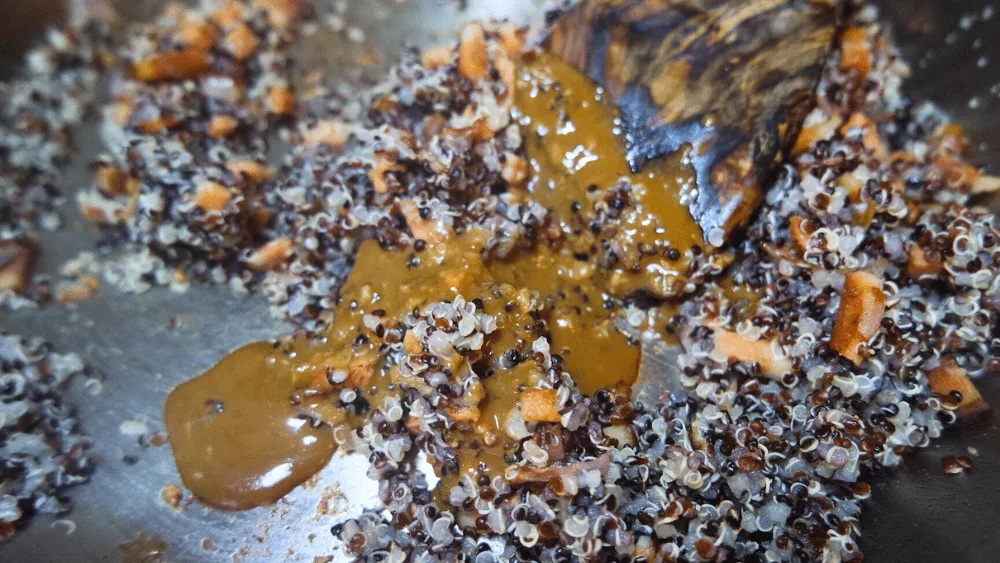 Mélange quinoa Natural Andès, lardons fumés vegan la vie et assaisonnement Mélange quinoa Natural Andès, lardons fumés vegan la vie et assaisonnement