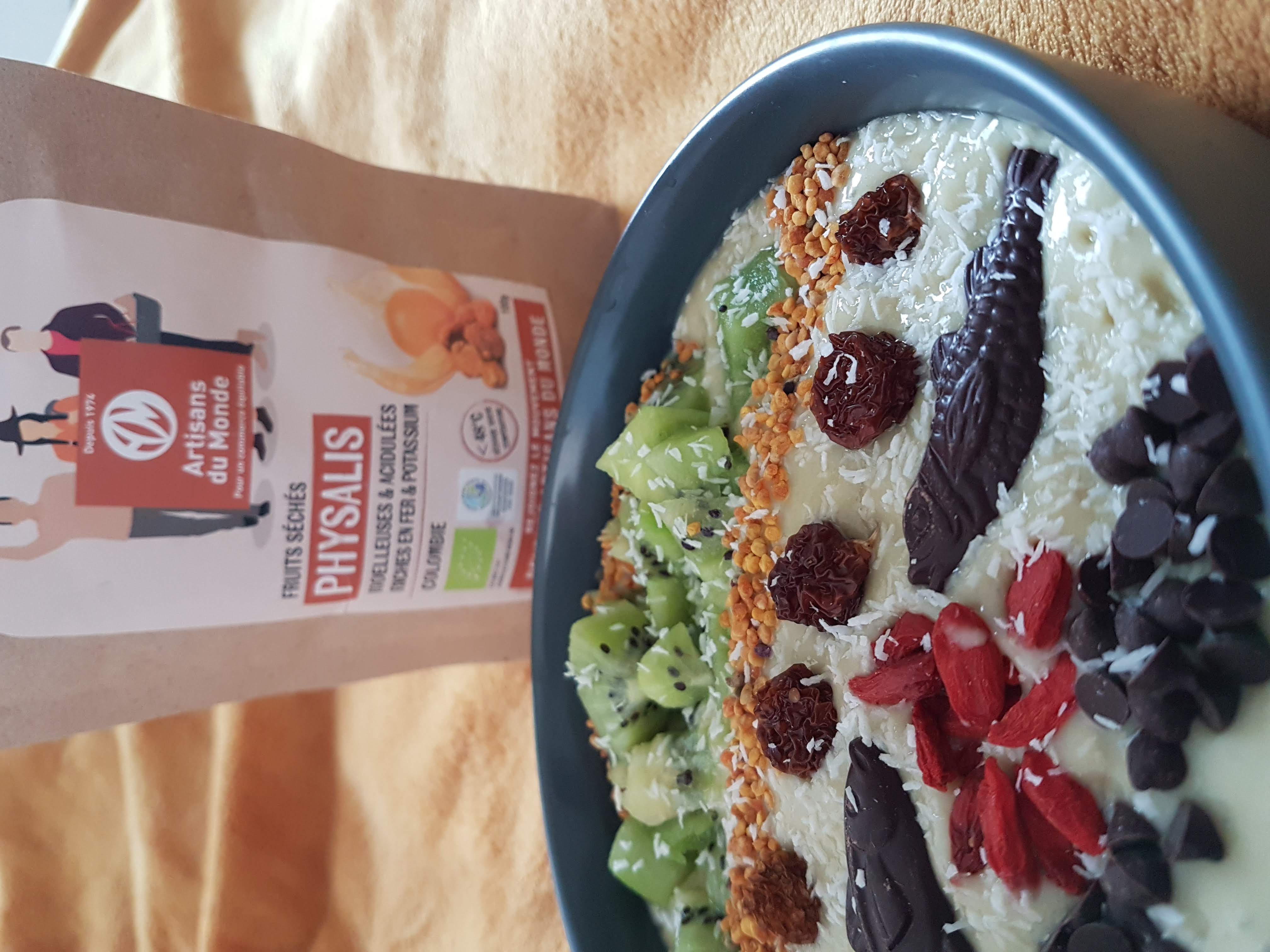 smoothie bowl avec physalis artisans du monde