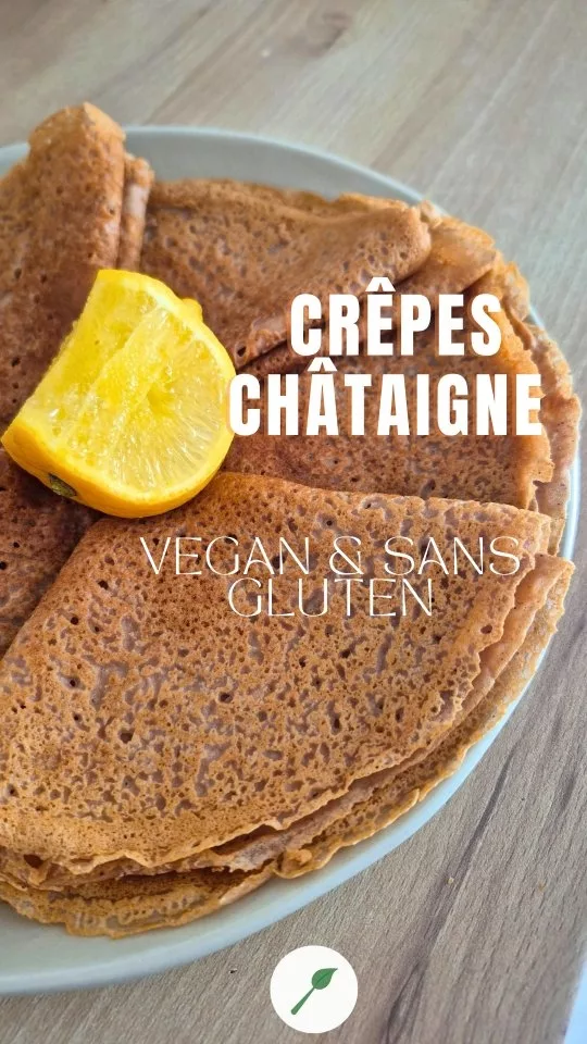 🥞 Des crêpes gourmandes, parfumées et naturellement sans gluten, ça te tente ? 🌰

Je te partage ma recette de crêpes vegan et sans gluten à la châtaigne : une texture ultra moelleuse, un goût doux et réconfortant, parfait pour la Chandeleur… ou pour n’importe quel goûter cocooning ! 🙂

Sans œufs, sans lait, faciles à réaliser, elles se marient aussi bien avec du chocolat, de la purée d’amande ou de noisette ou simplement un filet de sirop d’érable 😋
Ma garniture préférée ➡️ du jus de citron bergamote avec un tout petit peu de sucre complet rapadura.

🌱 Ingrédients:
• 100 g arrow-root 
• 150 g farine de châtaigne 
• 100 g farine de riz complet ou demi complet
• 85 cl boisson soja 
• option : fève tonka

🌱Préparation express pour environ 14 crêpes:
Mélanger les farines tamisées, ajouter la boisson végétale en fouettant pour une pâte lisse. Repos 1h. Cuire dans une poêle chaude légèrement huilée jusqu’à épuisement de la pâte. 

🔎Envie de la version détaillée avec tous mes conseils ?
Rendez-vous sur 👉 cuisinenaturelle.com
Tape dans la loupe : “crêpes châtaignes”.

Si cette recette te fait envie, like ❤️ et enregistre-la pour la retrouver facilement ! 😉

[Découvrez une délicieuse recette de crêpes vegan et sans gluten à la farine de châtaigne. Faciles à préparer, légères et naturellement parfumées, ces crêpes végétales conviennent aux intolérances au lactose et au gluten. Une recette saine et gourmande à retrouver sur cuisinenaturelle.com.]

#crepesvegan #crepessansgluten #crepessanslactose #crepessansoeufs #recettecrepes