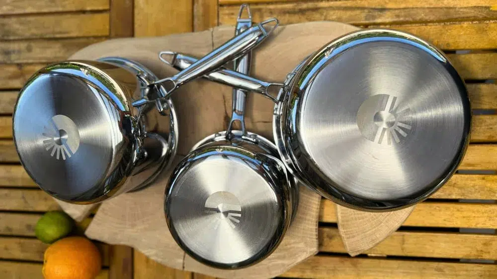 Promo Pranacook casseroles sur table en bois