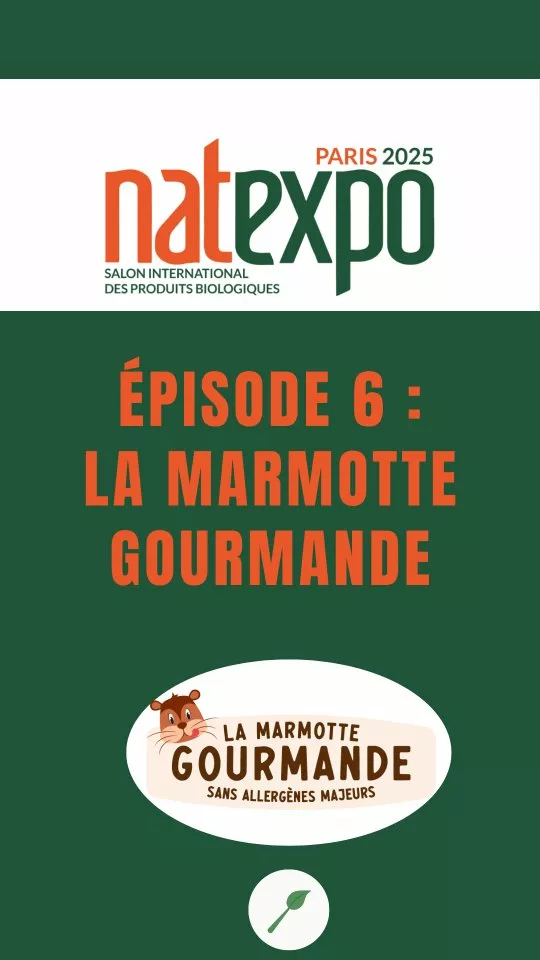 🌱 NATEXPO 2025 | Épisode 6: la marque La Marmotte Gourmande 🍪

Dans cette vidéo je vous invite à (re) découvrir @lamarmottegourmande_officiel une marque unique en Europe : tous ses biscuits sont fabriqués sans les 14 allergènes majeurs du règlement européen (gluten, œuf, lait, fruits à coque, soja, arachide...) 🙌

Au programme sur leur stand au @natexpo
🍪 Cookies pépites de chocolat, banane chocolat, morceaux de citron, pomme cannelle, tout chocolat
🍫 Brownies tout chocolat
Le tout 100% bio, artisanal et gourmand 

Mon préféré de tous: cookies pépites de chocolat, un classique indémodable ! 😋
Et vous, quel est votre cookie favori ❓

Et cerise sur le gâteau : leurs cookies ont été élus @meilleurs_produits_bio par un jury de 100 consommateurs bio 🏆
Une belle fierté pour une marque qui prouve qu'on peut se faire plaisir sans compromis, même avec des allergies ou intolérances alimentaires.

👉 Likez, commentez, partagez et enregistrez si ce genre de (re)découvertes vous intéresse !

Caroline 🌻 

[Reportage au salon Natexpo Paris 2025 à la découverte de La Marmotte Gourmande, marque française de biscuits bio sans allergènes majeurs (gluten, œuf, lait, fruits à coque, soja, arachide). Présentation de la gamme de cookies et brownies, élue Meilleur Produit Bio 2026 par un jury de 100 consommateurs. Un focus gourmand et inclusif pour les personnes allergiques ou intolérantes]

#natexpo2025 #produitbio #meilleurproduitbio2025 #sansallergenes #lamarmottegourmande